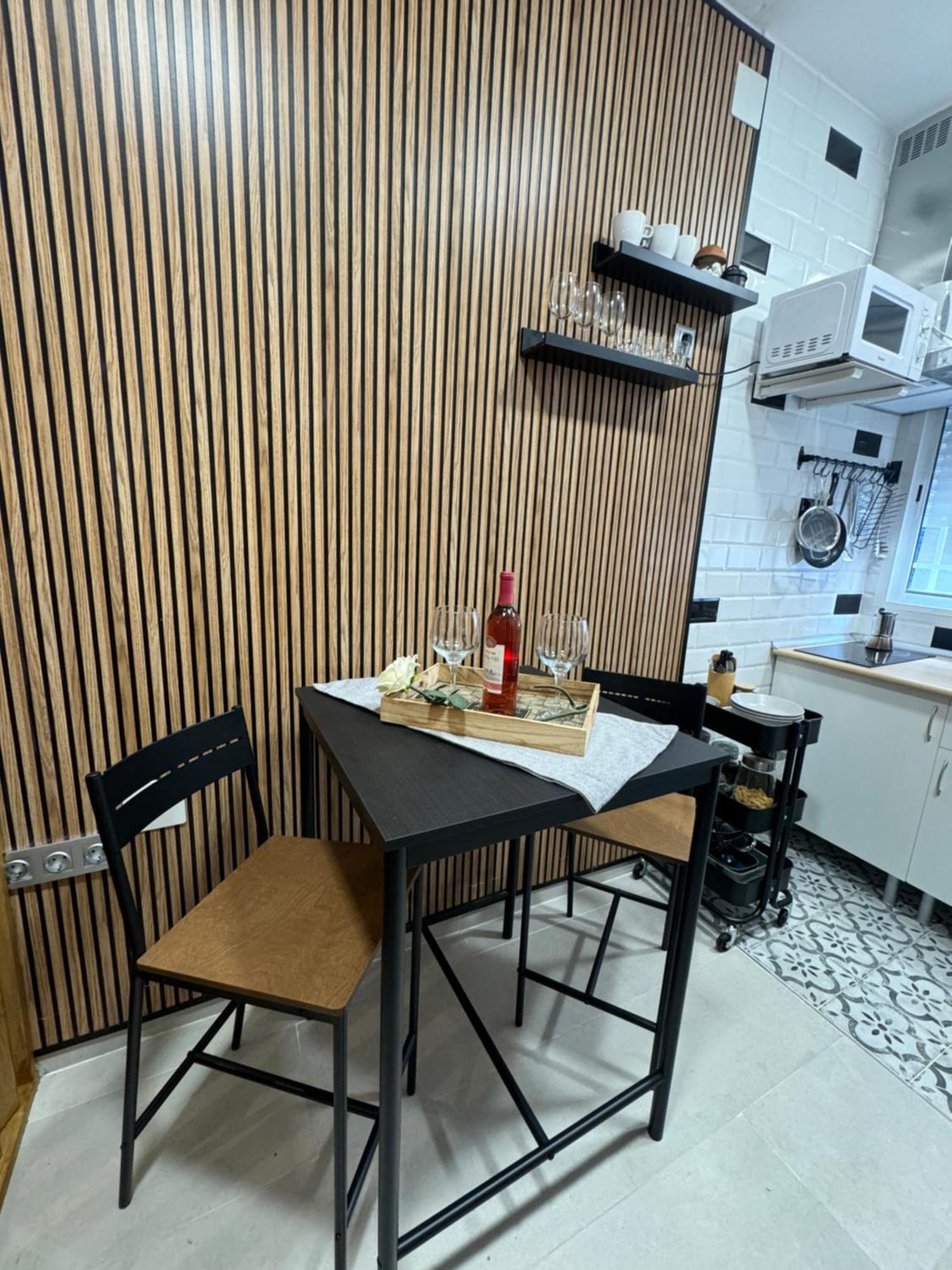 Vistalegre! Pequeno Y Fantastico Loft Cerca Del Metro Madri Exterior foto